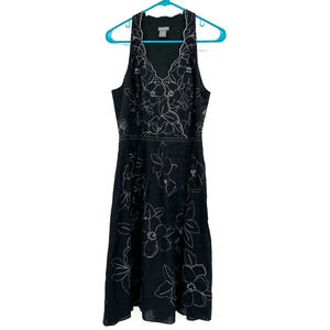 Ann Taylor size 8 black sleeveless dress floral embroidery side zip v neck‎